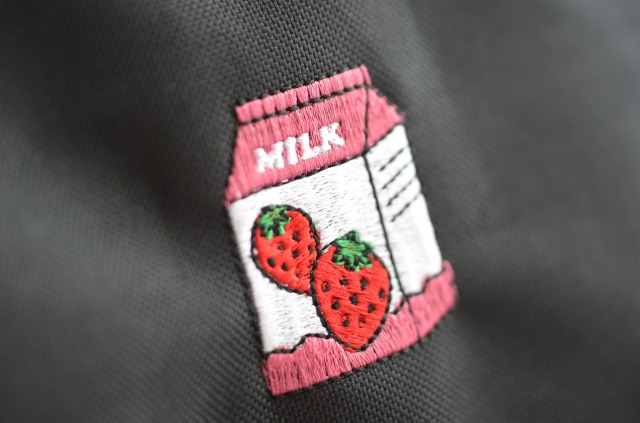 イチゴミルク　刺繍